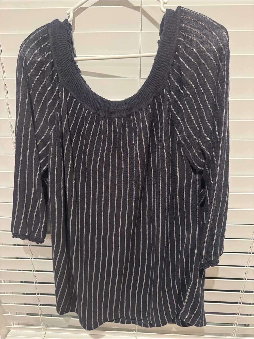NIC+ZOE Navy and White Striped Long Sleeve Scoop Neck Top. PTP 22-24. Length 29
